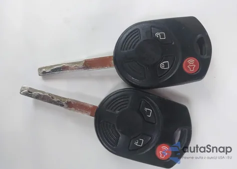 2013 Ford Escape Sel z USA, uszkodzony, nr VIN 1FMCU9H93DUA61197